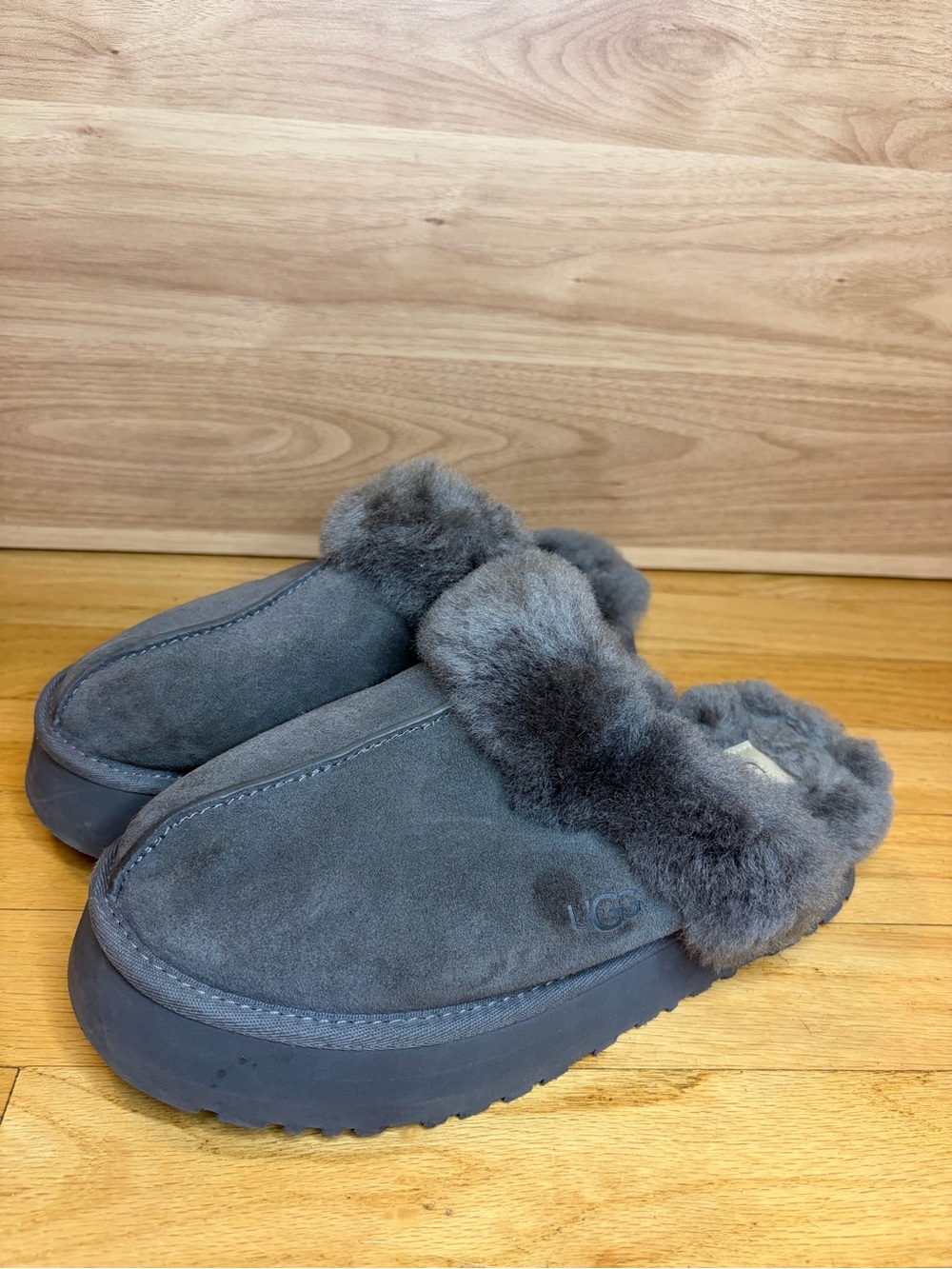UGG Women's Gray Disquette Platform Slippers - Size 8